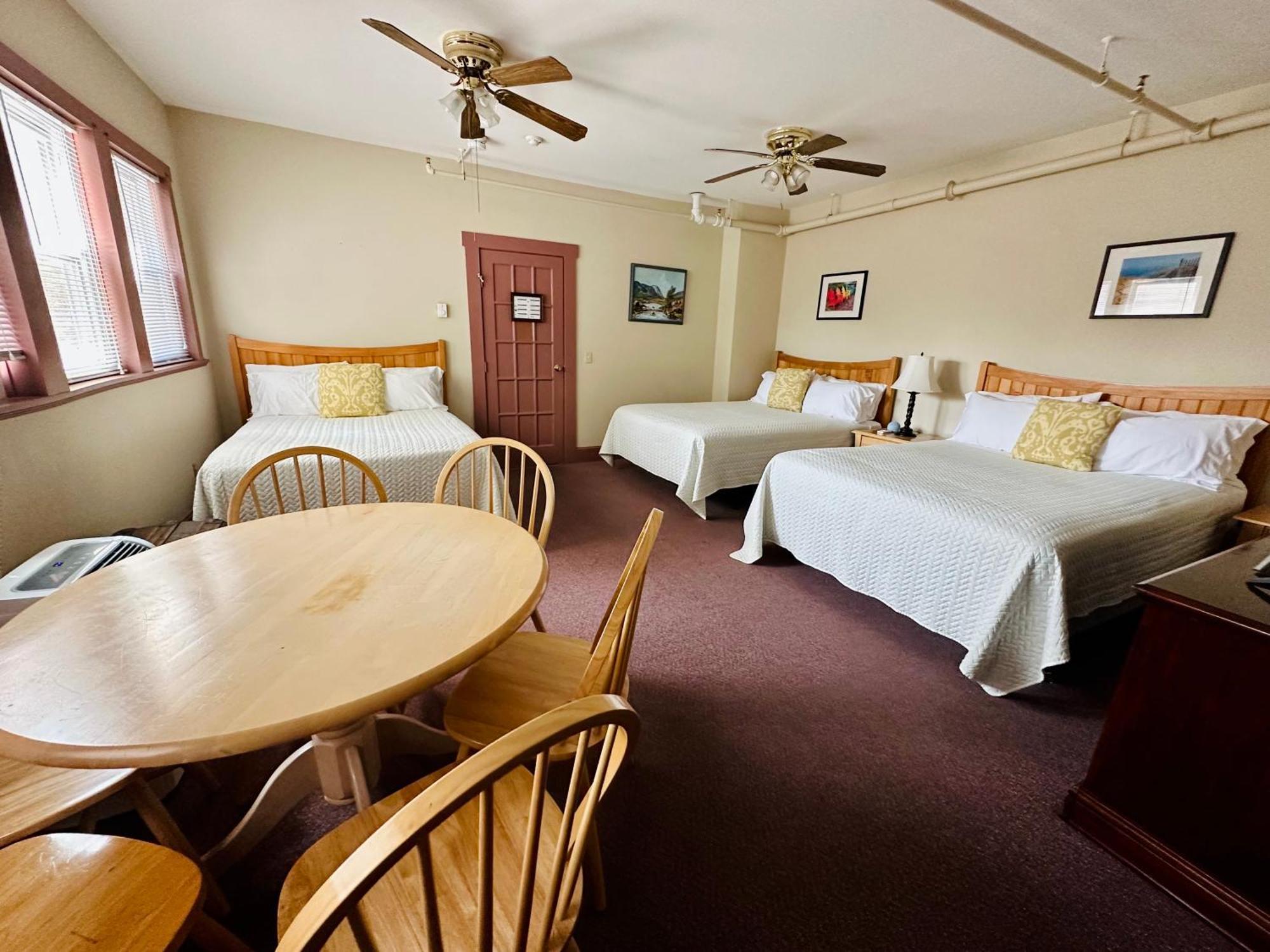 Gifford House Hotel โพรวินซ์ทาวน์ ภายนอก รูปภาพ