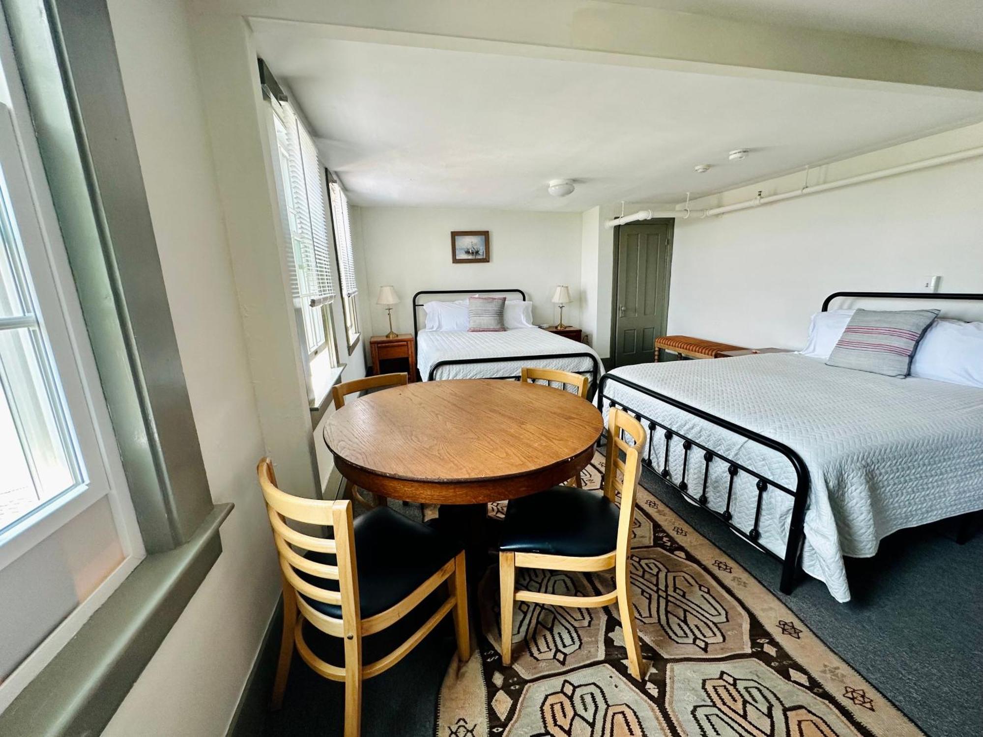 Gifford House Hotel โพรวินซ์ทาวน์ ภายนอก รูปภาพ