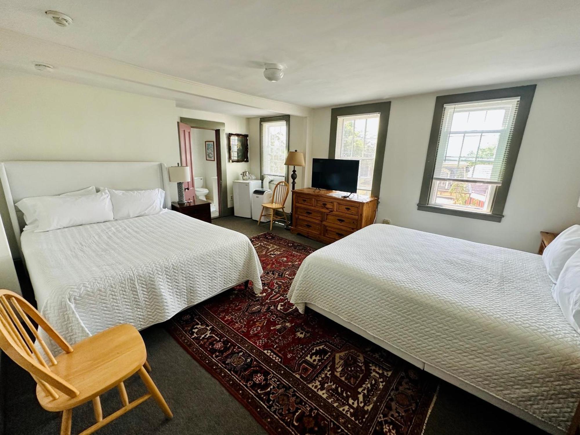 Gifford House Hotel โพรวินซ์ทาวน์ ภายนอก รูปภาพ